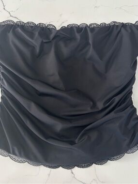 Black Lace Trim Satin Tube Yop